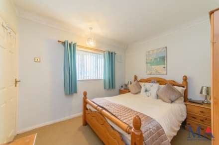 Rossington Avenue, Borehamwood, Image 14