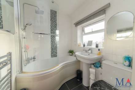 Rossington Avenue, Borehamwood, Image 18