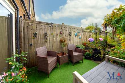 Rossington Avenue, Borehamwood, Image 20