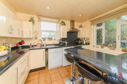 Rossington Avenue, Borehamwood, Image 7