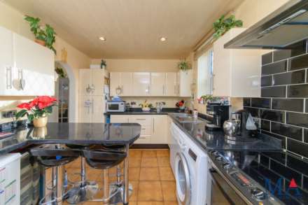 Rossington Avenue, Borehamwood, Image 8