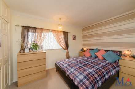 Rossington Avenue, Borehamwood, Image 9