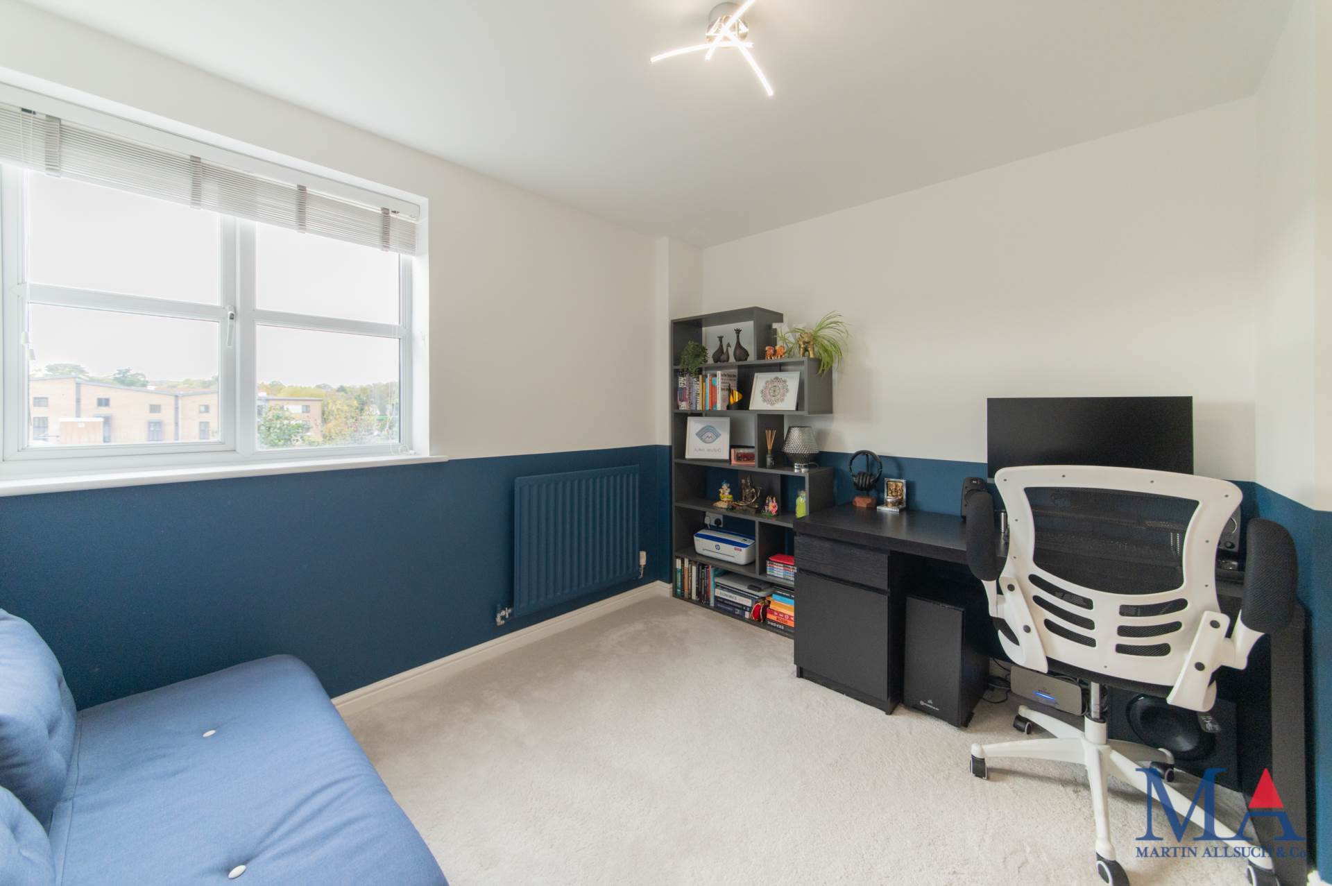 Hepburn Court, Borehamwood, Image 10