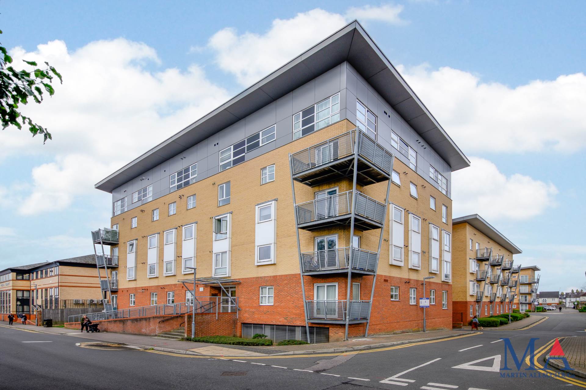 Hepburn Court, Borehamwood, Image 18