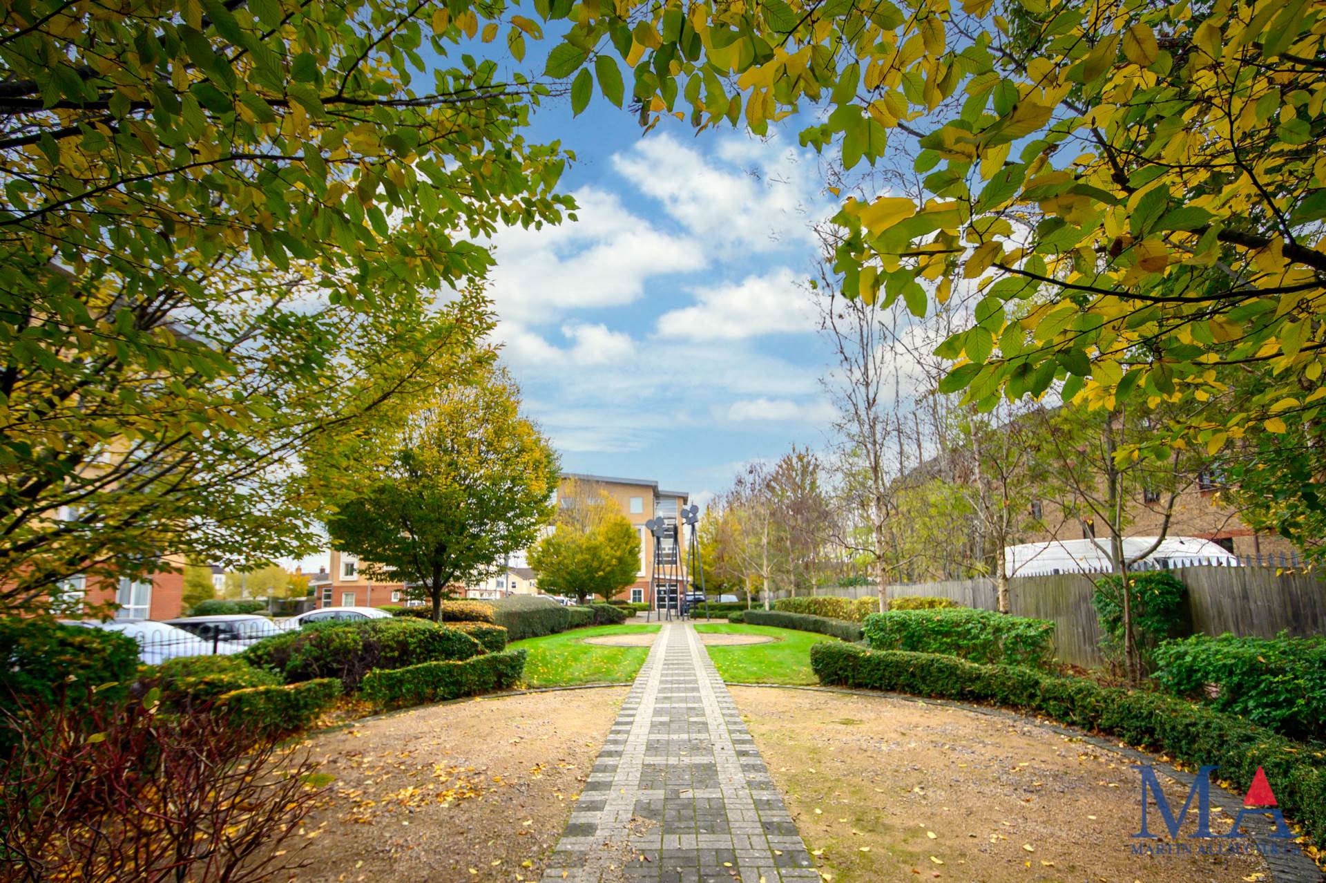 Hepburn Court, Borehamwood, Image 21