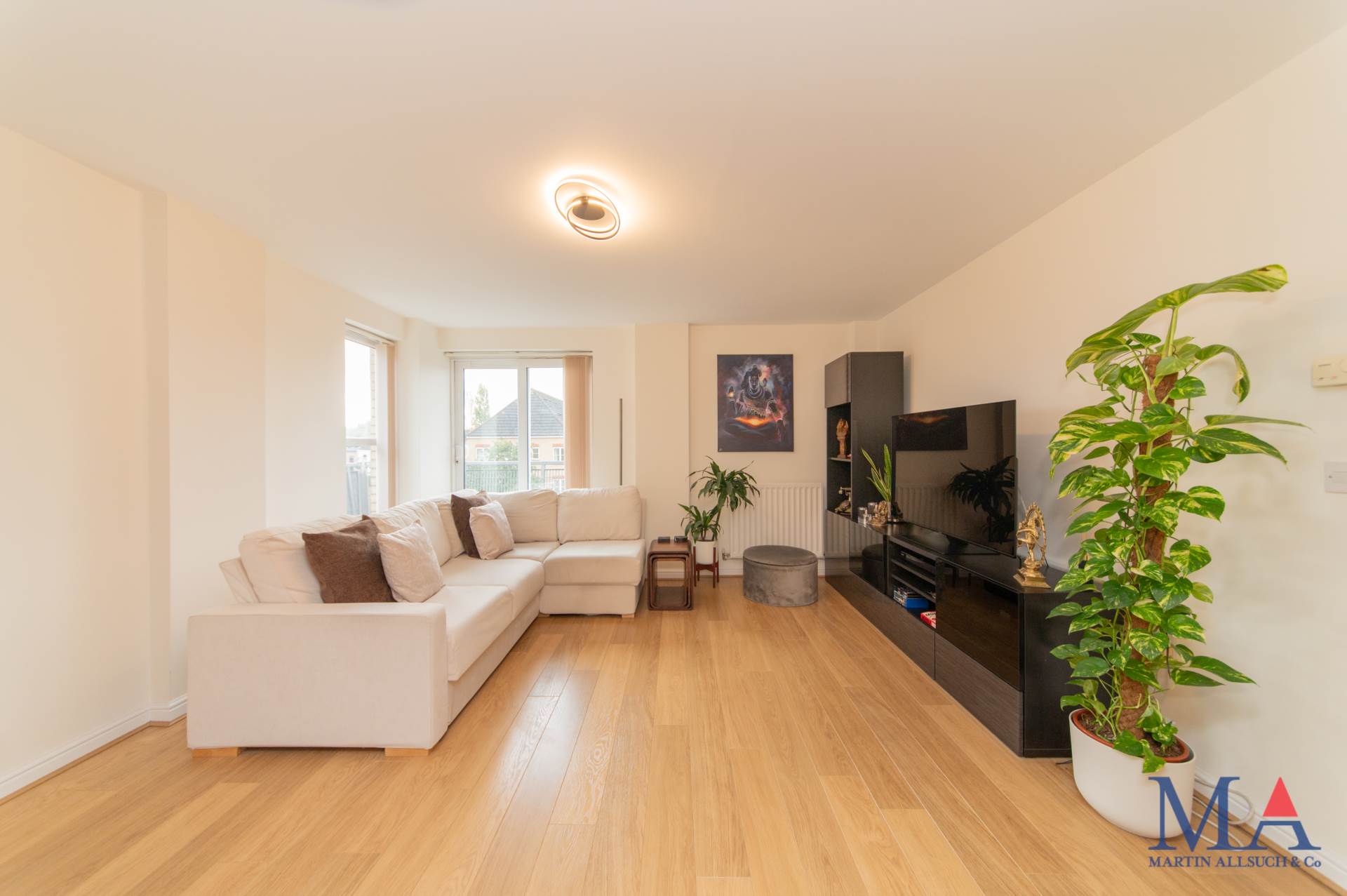 Hepburn Court, Borehamwood, Image 6