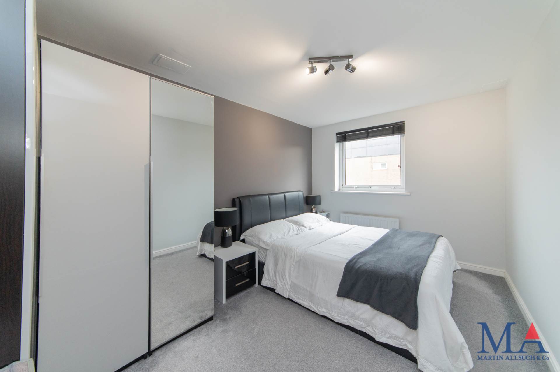 Hepburn Court, Borehamwood, Image 8