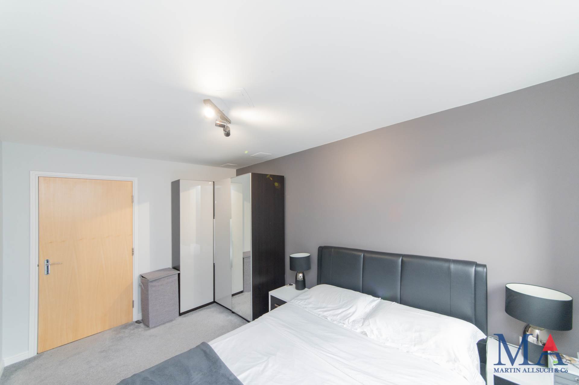 Hepburn Court, Borehamwood, Image 9