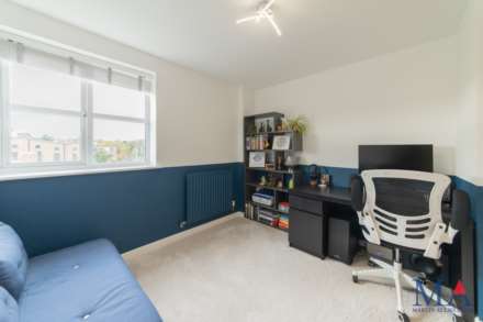 Hepburn Court, Borehamwood, Image 10