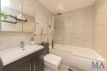 Hepburn Court, Borehamwood, Image 17