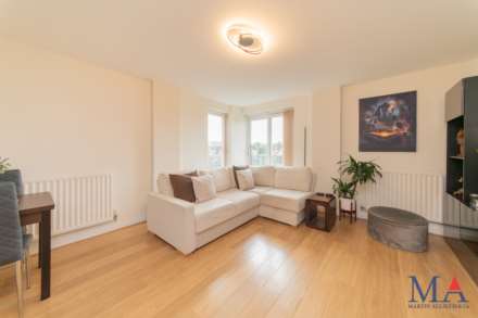 Hepburn Court, Borehamwood, Image 5