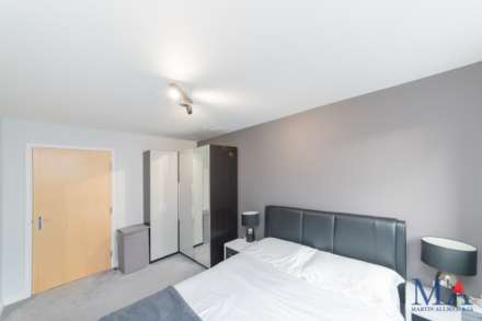 Hepburn Court, Borehamwood, Image 9