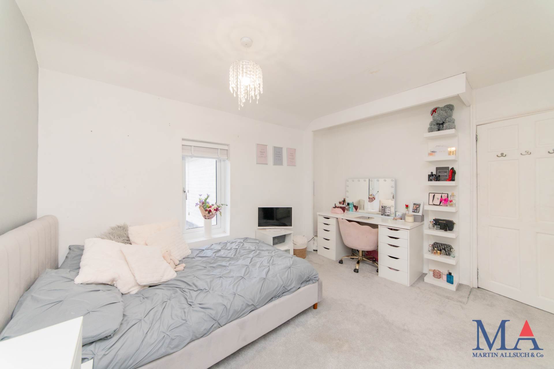 Barkston Path, Borehamwood, Image 18