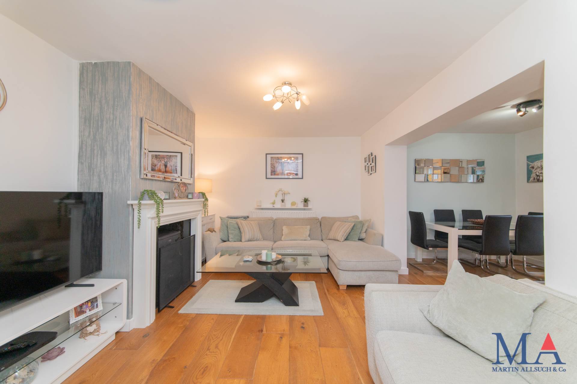 Barkston Path, Borehamwood, Image 2