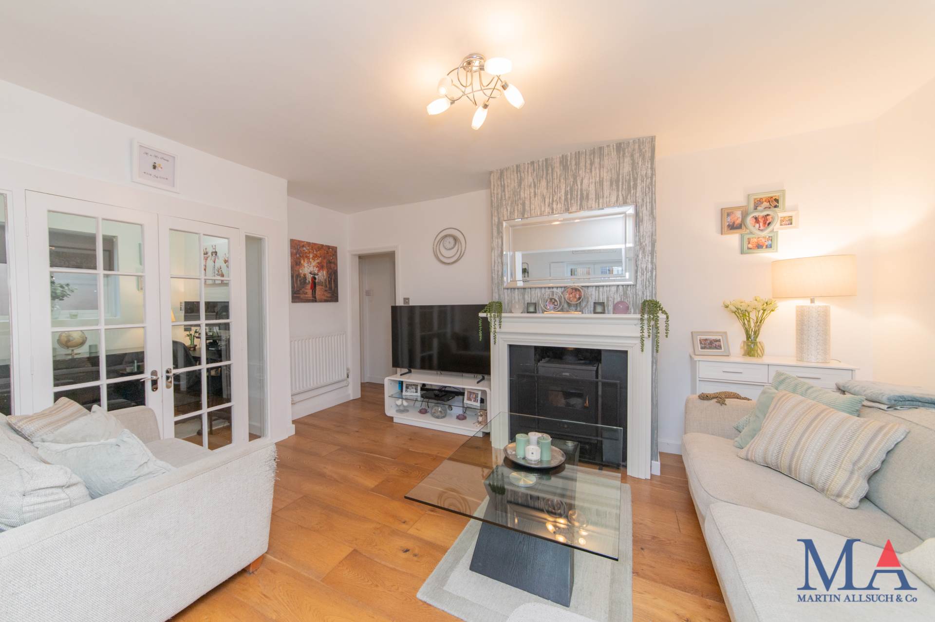 Barkston Path, Borehamwood, Image 4