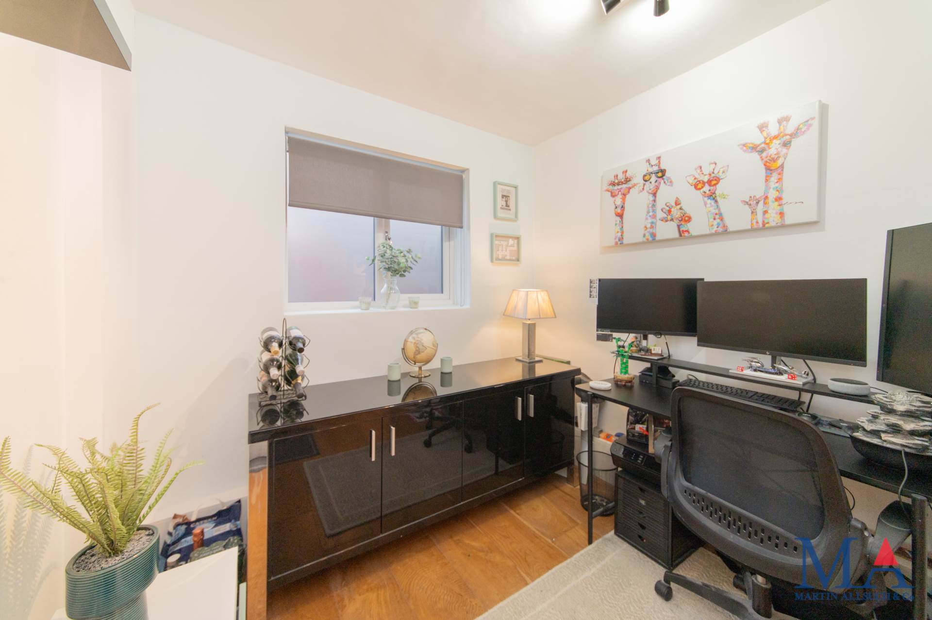 Barkston Path, Borehamwood, Image 9