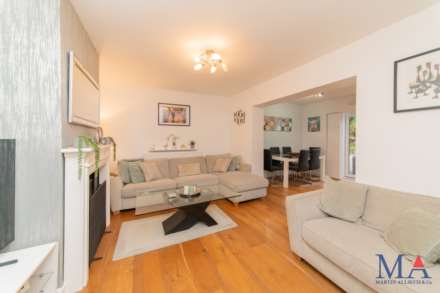 Barkston Path, Borehamwood