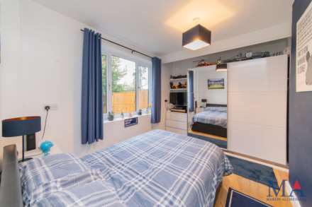 Barkston Path, Borehamwood, Image 12