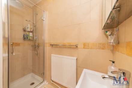 Barkston Path, Borehamwood, Image 27