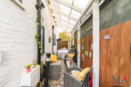 Barkston Path, Borehamwood, Image 32