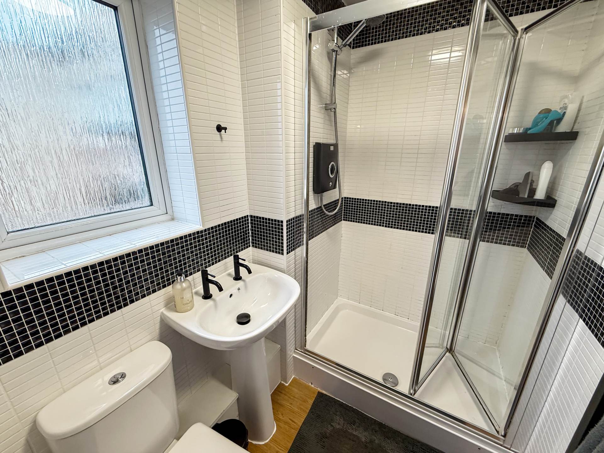 Lockwood Court, Borehamwood, Image 6