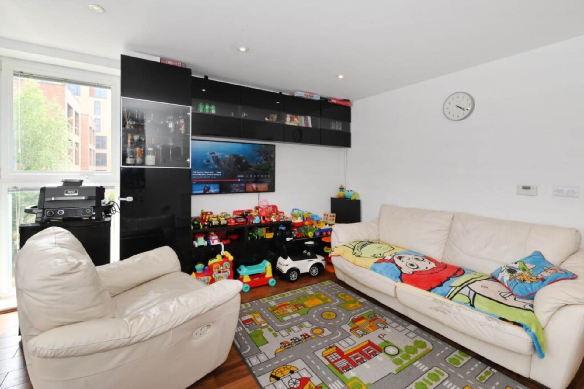 Nevis Court, Edgware, Image 5