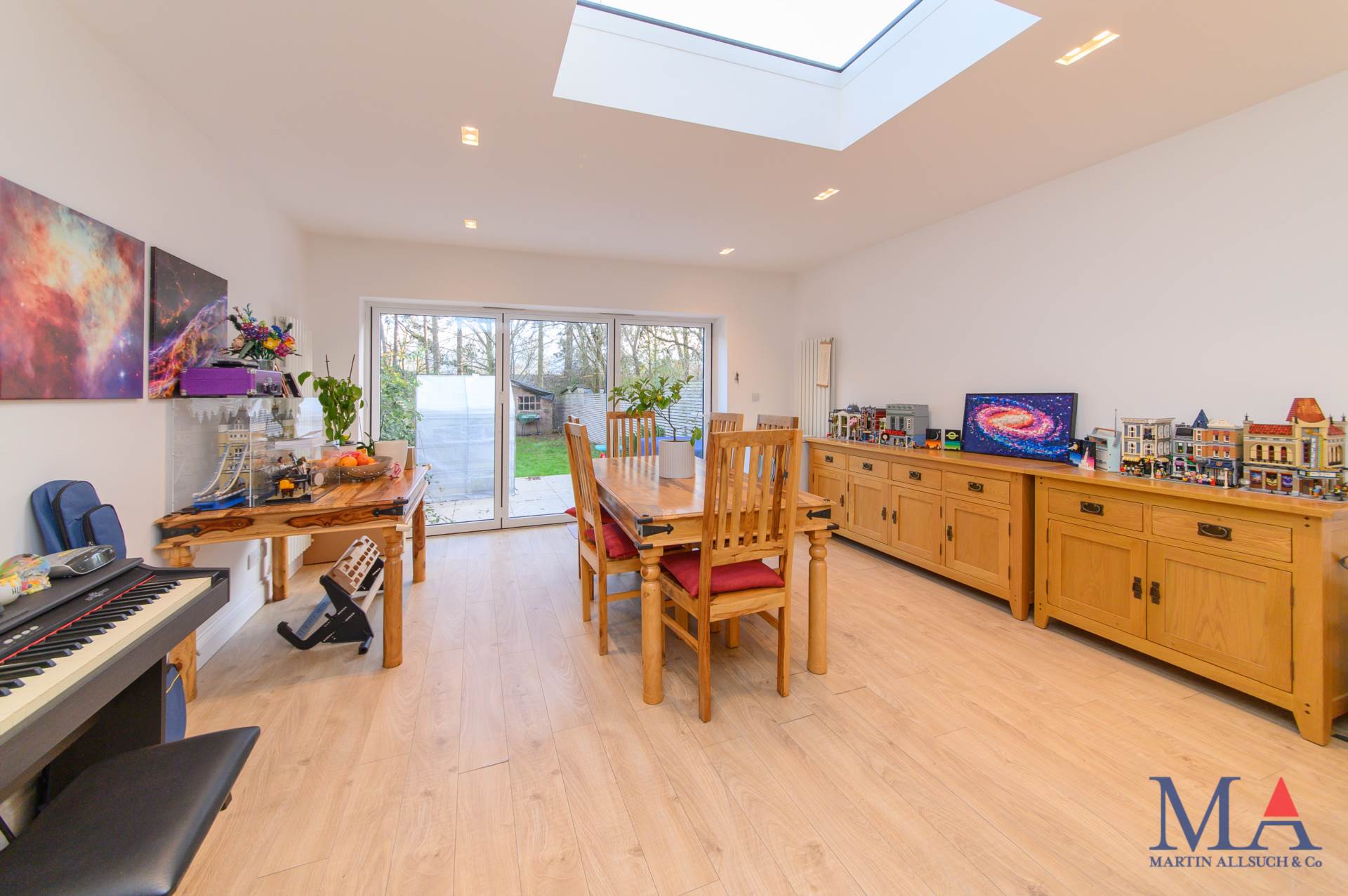 Ashley Drive, Borehamwood, Image 10