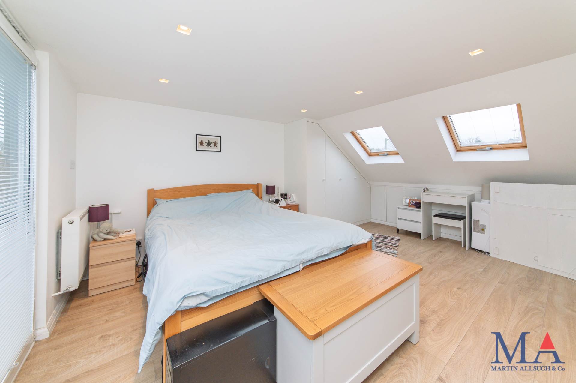 Ashley Drive, Borehamwood, Image 14