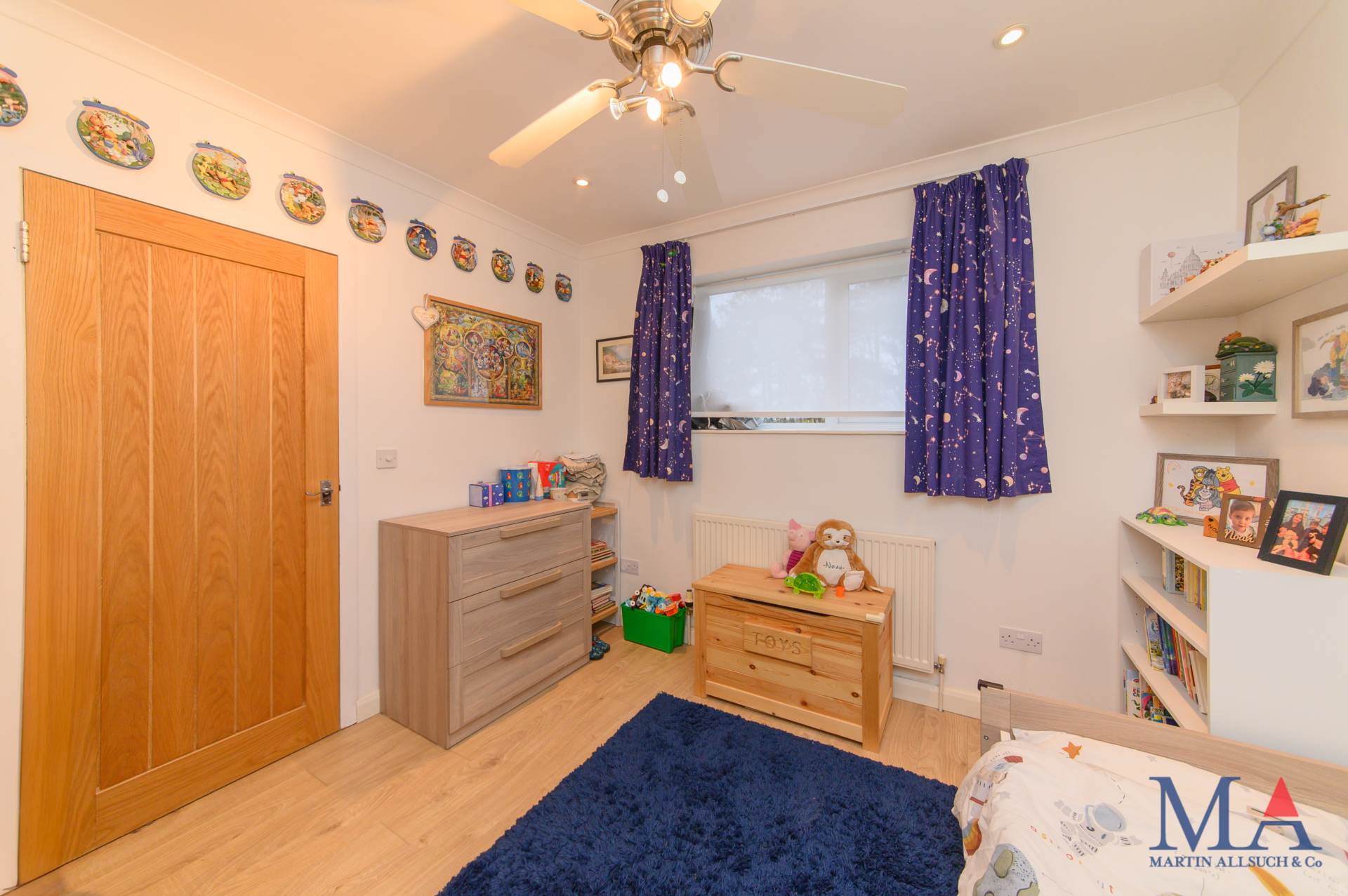 Ashley Drive, Borehamwood, Image 17