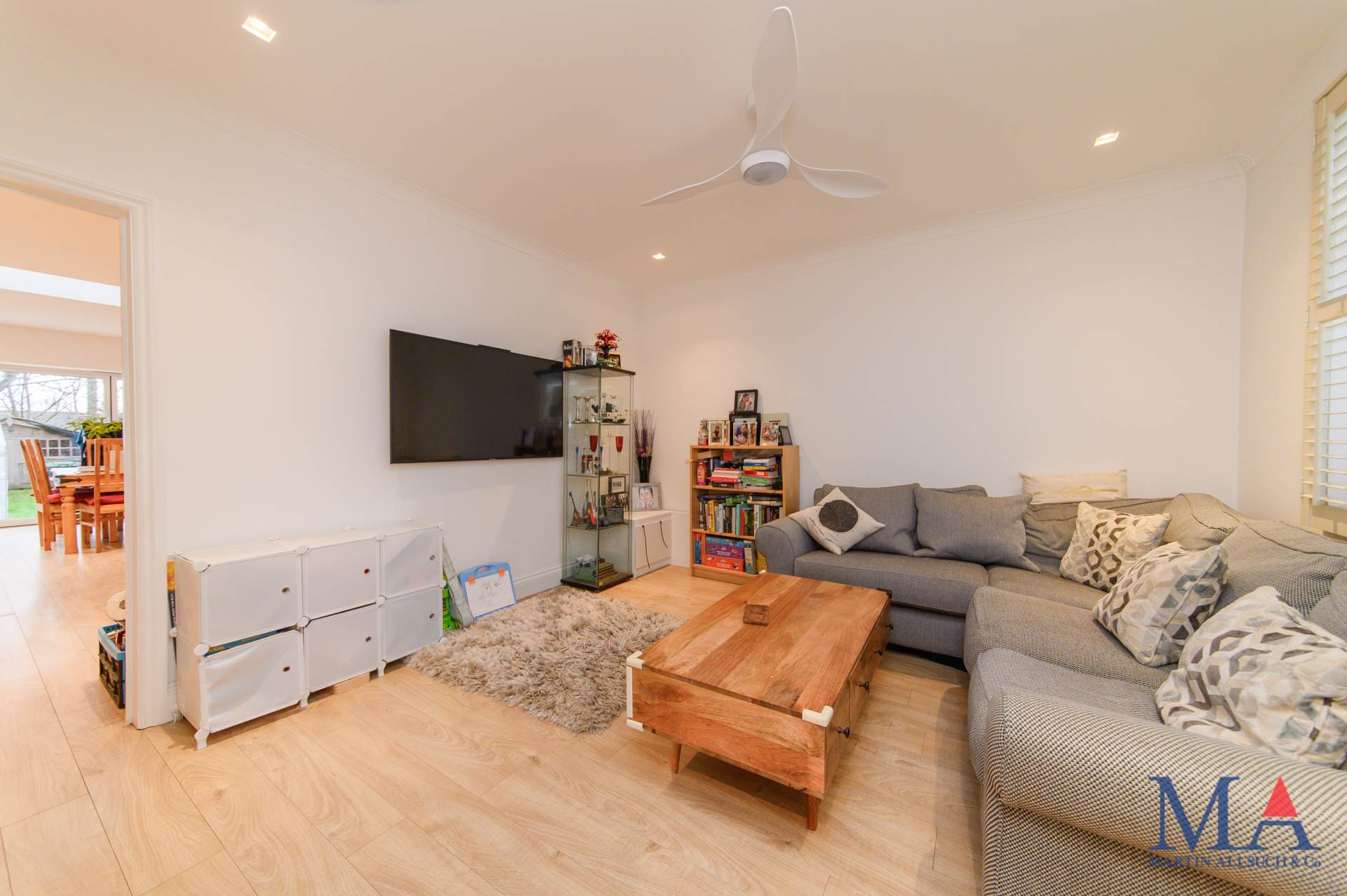 Ashley Drive, Borehamwood, Image 2