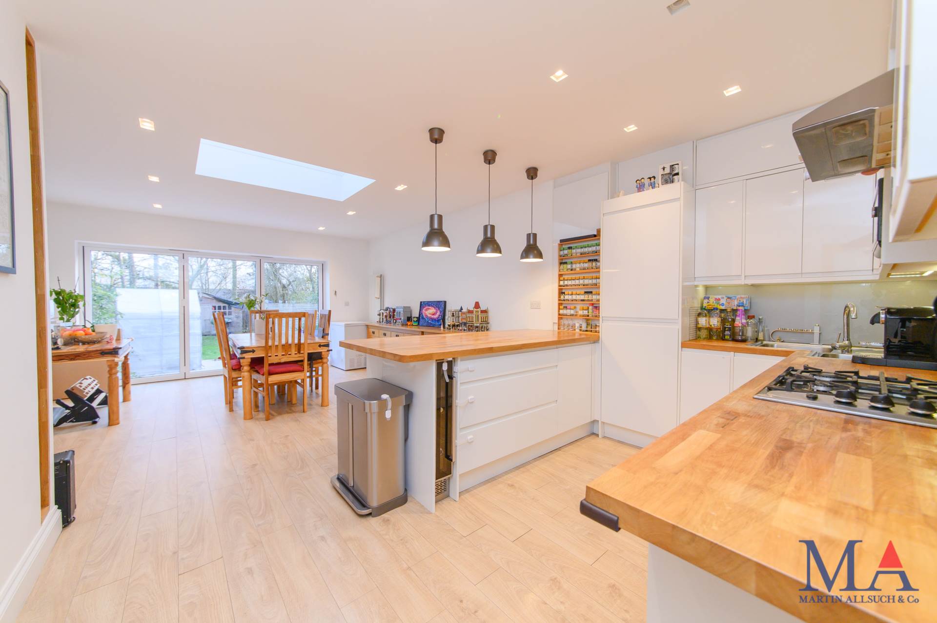 Ashley Drive, Borehamwood, Image 6