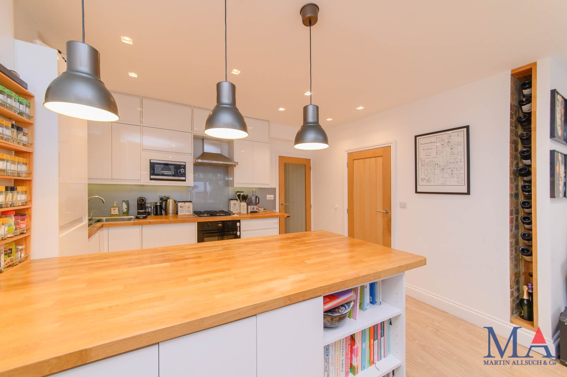 Ashley Drive, Borehamwood, Image 7