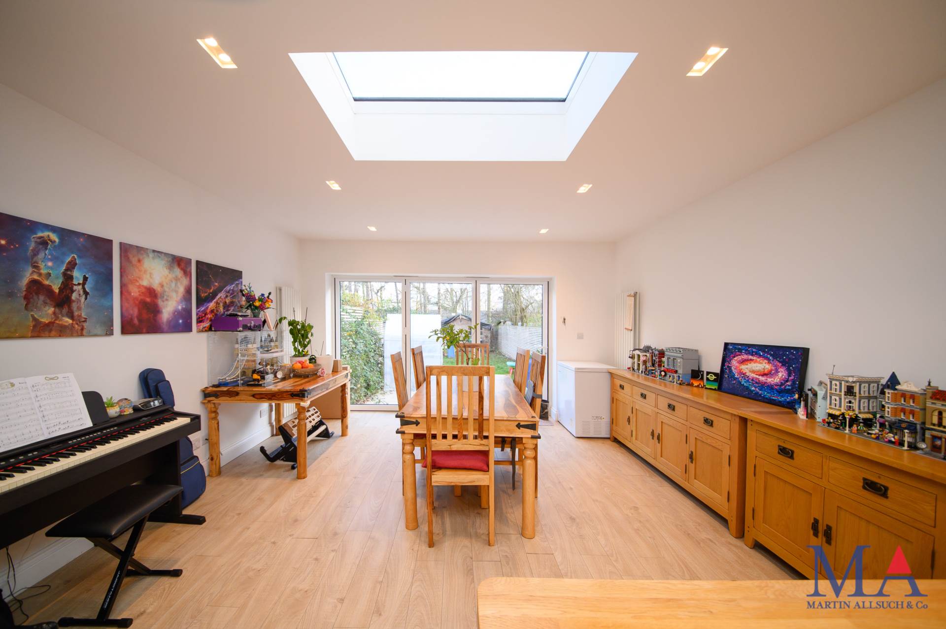 Ashley Drive, Borehamwood, Image 9