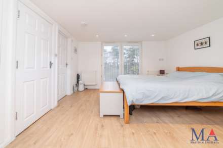 Ashley Drive, Borehamwood, Image 15