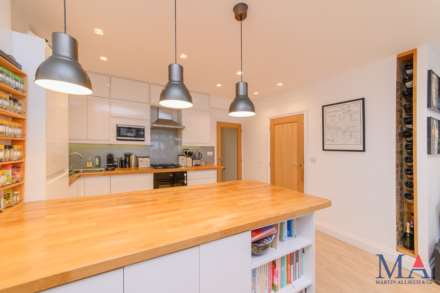 Ashley Drive, Borehamwood, Image 7