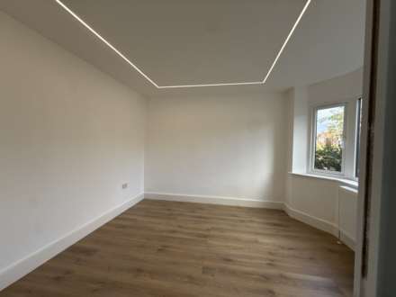 Bullhead Road, Borehamwood, Image 12