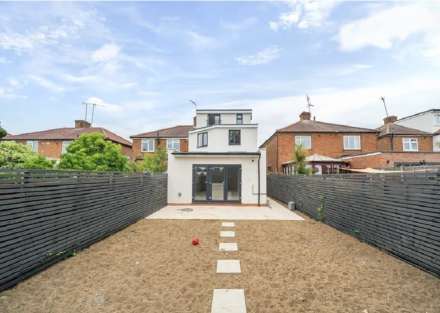 Bullhead Road, Borehamwood, Image 17