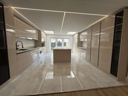 Bullhead Road, Borehamwood, Image 2