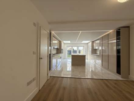 Bullhead Road, Borehamwood, Image 3