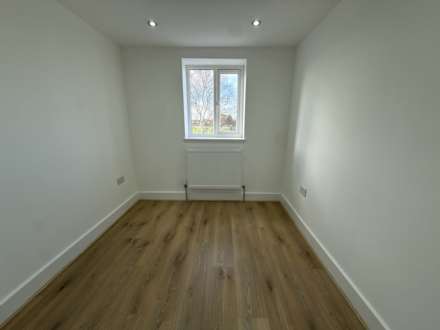 Bullhead Road, Borehamwood, Image 9