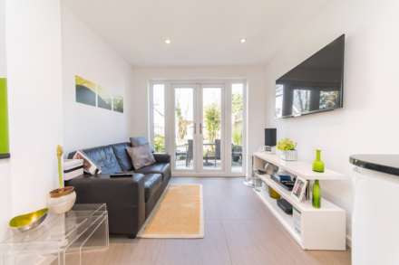 Cavendish Crescent, Elstree, Image 13