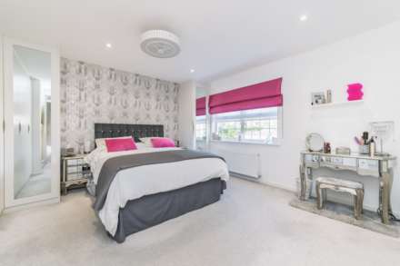 Cavendish Crescent, Elstree, Image 16