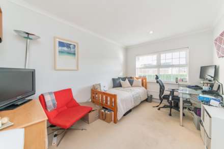 Cavendish Crescent, Elstree, Image 19