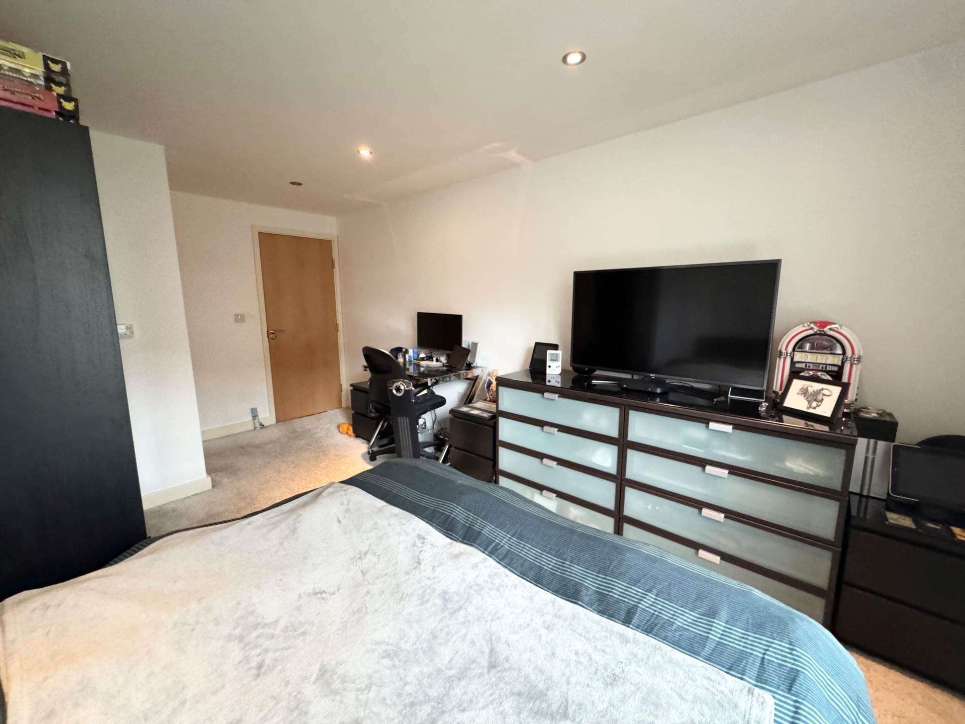 Grade Close, Elstree, Image 8