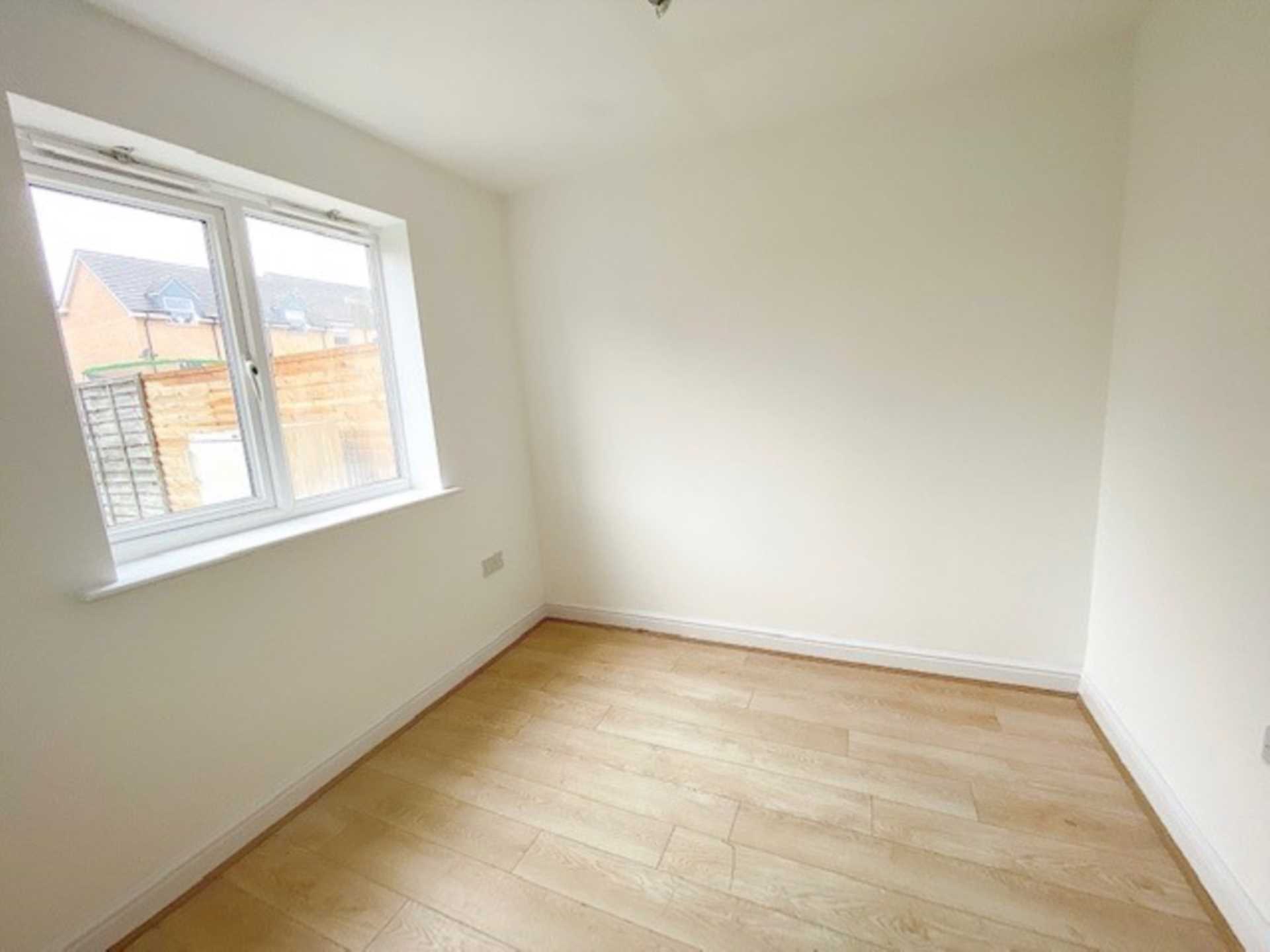 Coleridge Way, Borehamwood, Image 6