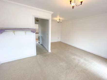 Coleridge Way, Borehamwood, Image 4