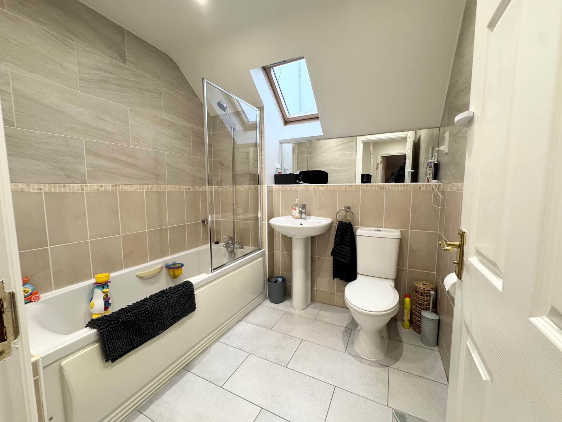 Coleridge Way, Borehamwood, Image 17