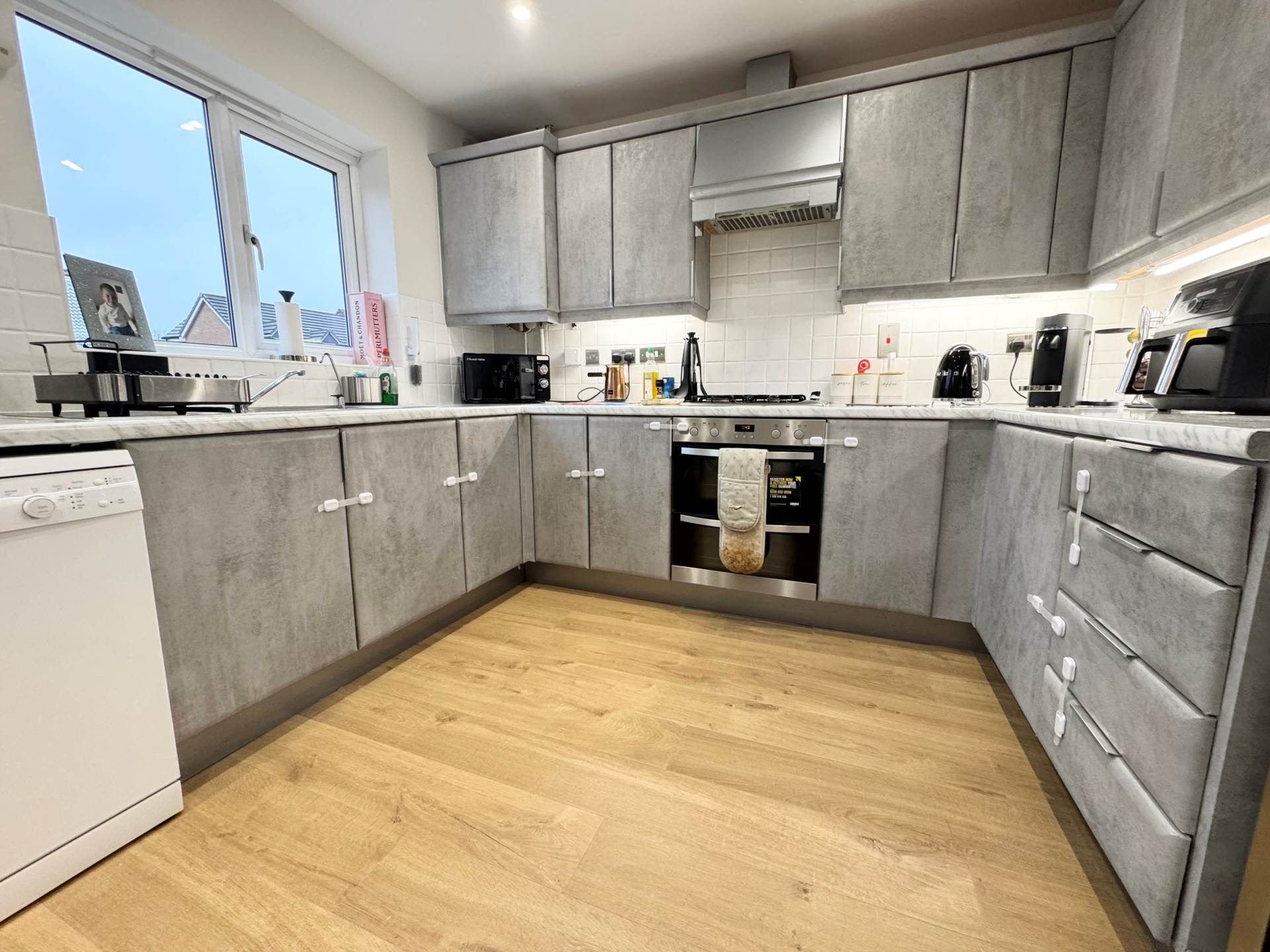 Coleridge Way, Borehamwood, Image 6