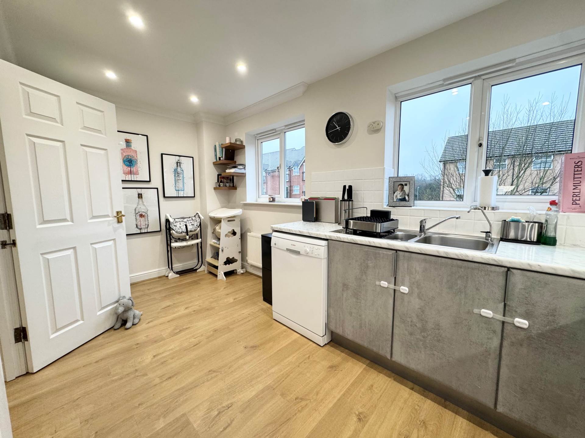 Coleridge Way, Borehamwood, Image 8