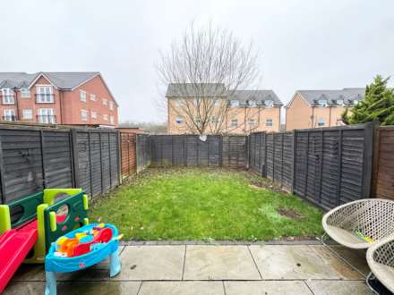 Coleridge Way, Borehamwood, Image 15